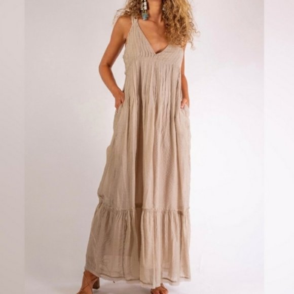 Free People Dresses & Skirts - Long Flowy Boho V-Neck Halter Maxi Dress in Sand